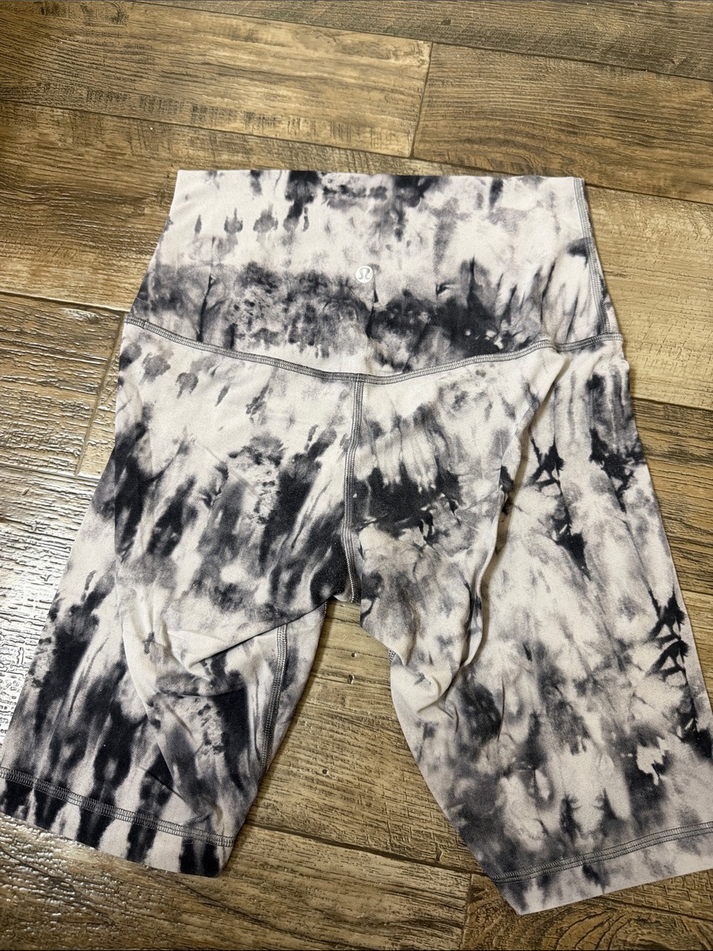 Lululemon Tie-Dye High-Rise Bike Shorts in Black & White